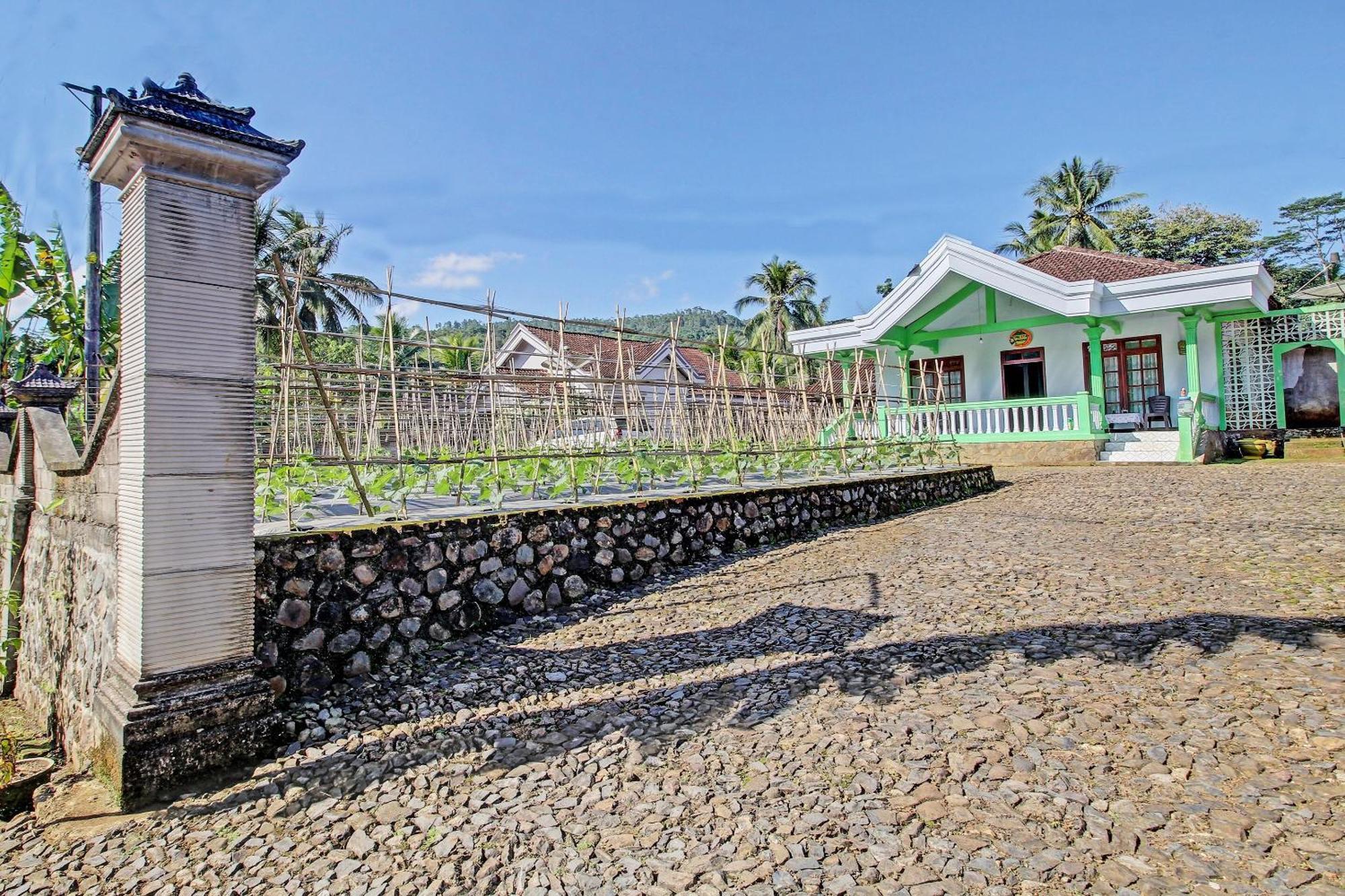 Hotel Spot On 91214 Desa Wisata Pandean Trenggalek Exteriér fotografie